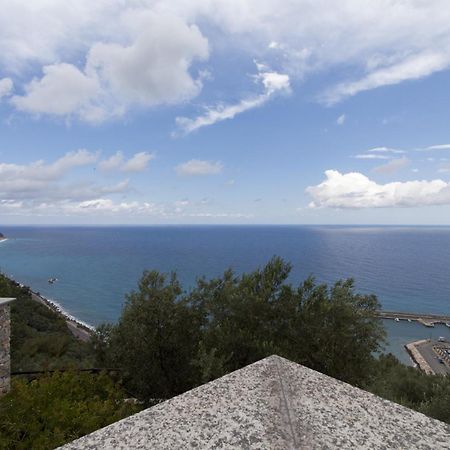 Villa Degli Ulivi B&B Finale Ligure Δωμάτιο φωτογραφία